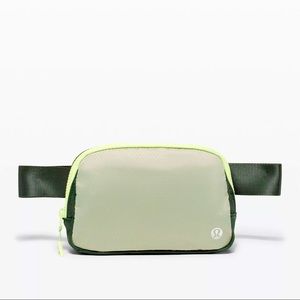 Lululemon Everywhere Belt Bag